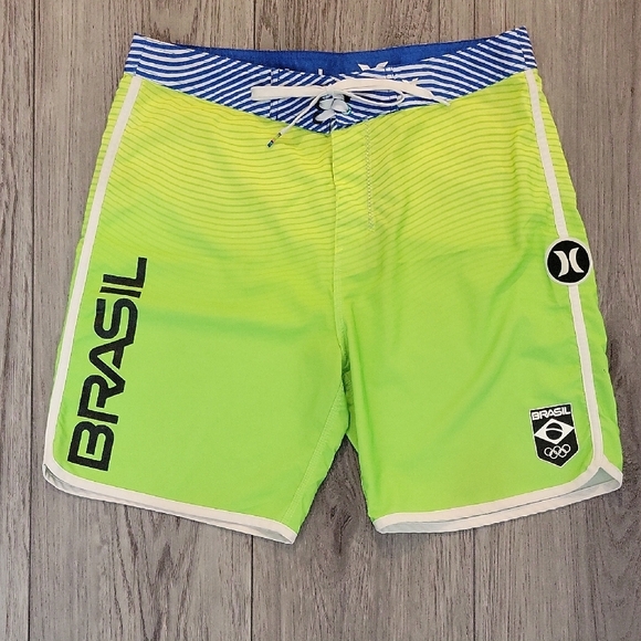 Hurley Phantom and Nike Collaboration with DRI-FIT and Stretch - Picture 6 of 12